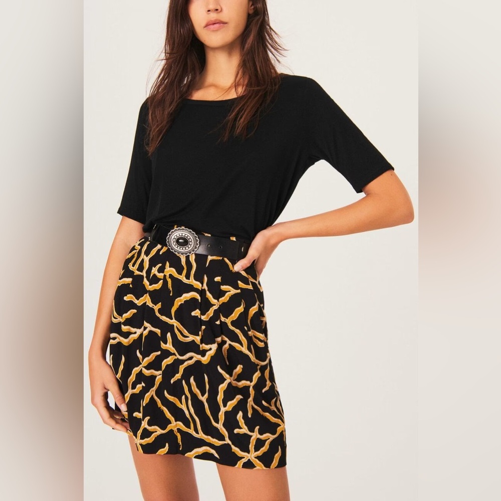 Gorgeous ba&sh mini skirt; professional and stylish